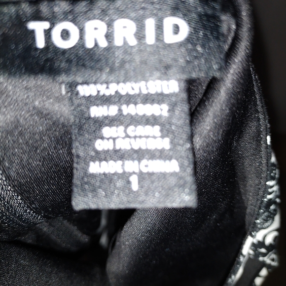 Torrid peplum style top - Picture 2 of 3